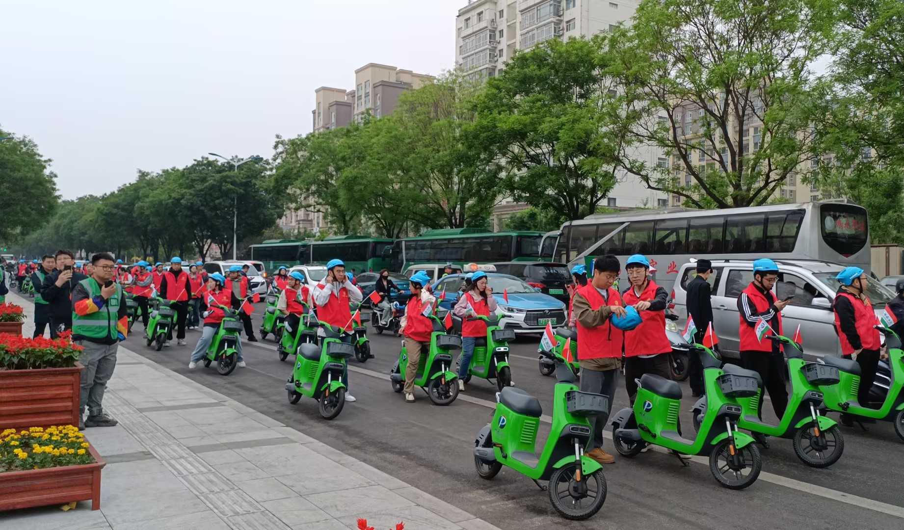 鵬飛集團全面推動氫進萬家，首批氫電共享單車投運儀式在山西孝義圓滿舉行